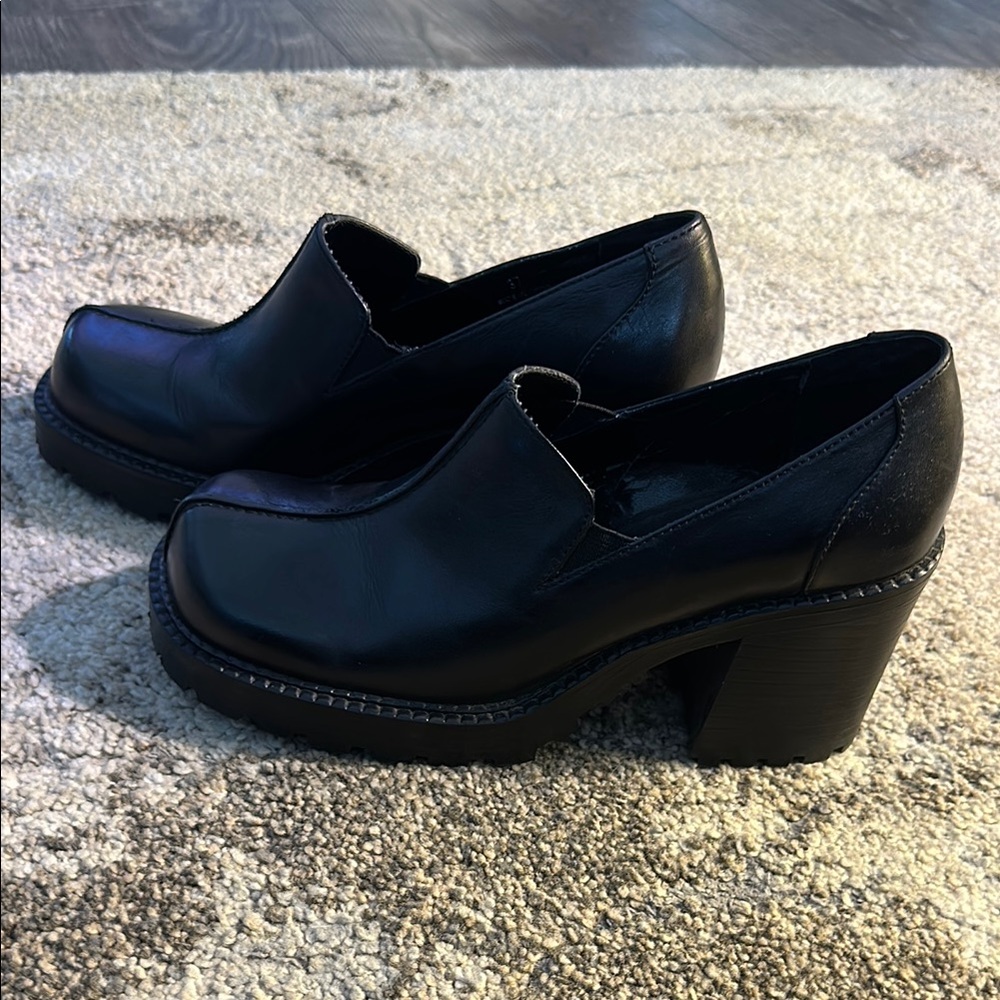 Stone Ridge shoes - Picture 3 of 6